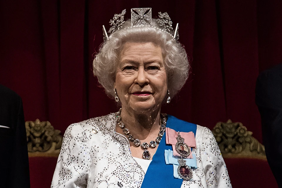 Британская королева правила и будет править до тех пор, пока её тень не присоединится к теням её предков в Вестминстерском аббатстве