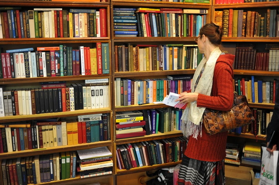 В библиотеках каждый может найти себе книгу по вкусу.