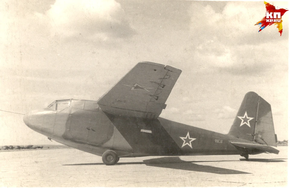 Планер Г-11, произведенный рязанским заводом №463, как и другие безмоторные летательные аппараты, поднимался в небо на буксире настоящего самолета. Фото из архива Рязанского приборного завода.