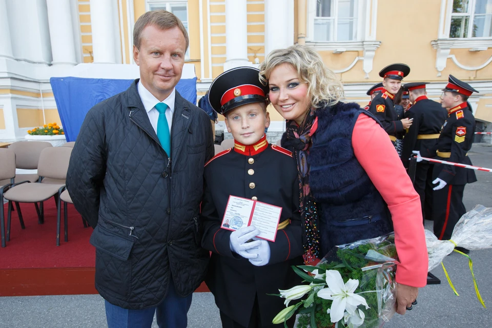Сын Тюрина и Максаковой Илья в 2015 году поступил в Суворовское училище. Когда-то его закончил и Денис Вороненков (слева).