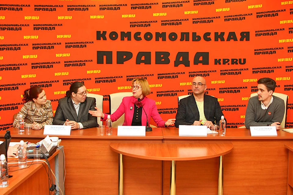 В пресс-центре "Комсомольской правды" рассуждали о будущем малых театров города.