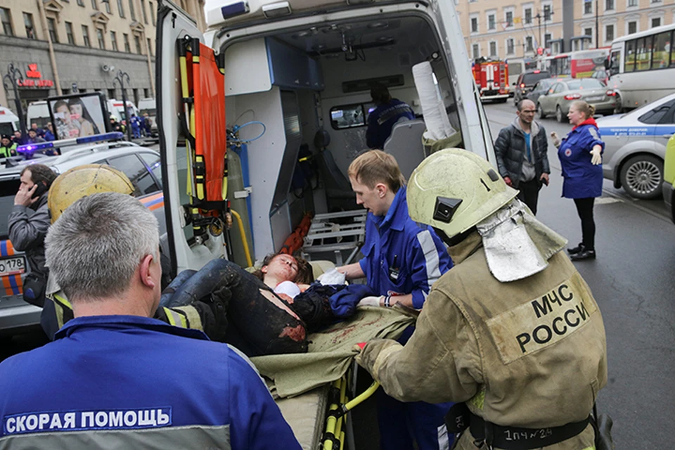 После теракта в Санкт-Петербурге, где в вагоне метро погибло 11 и ранено почти 50 человек