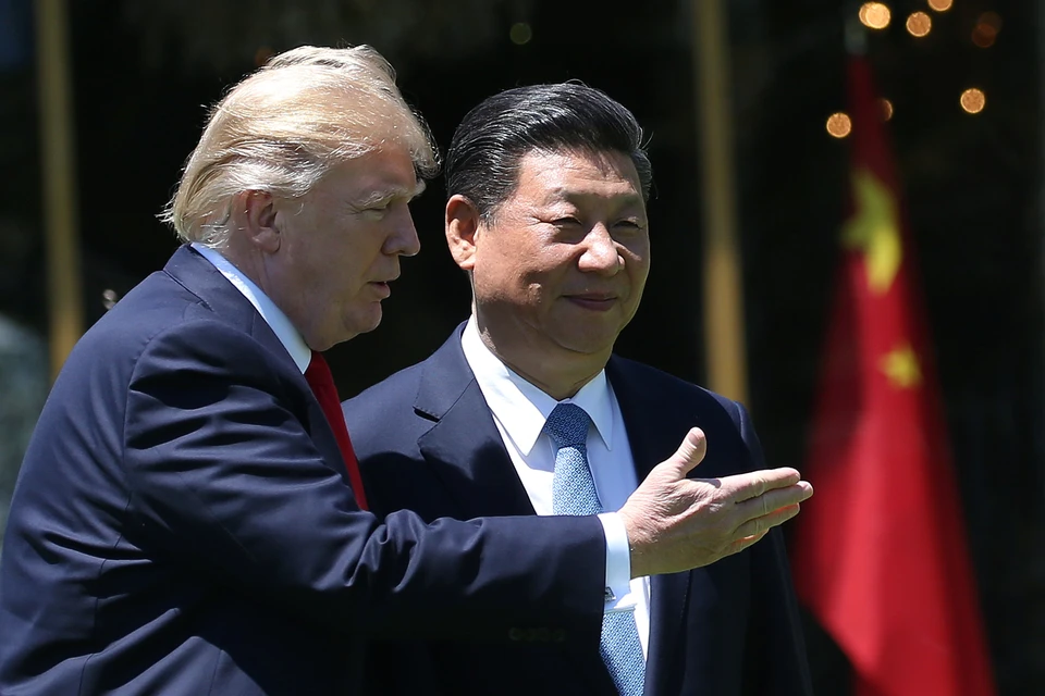 Дональд Трамп и глава КНР Си Цзиньпин.