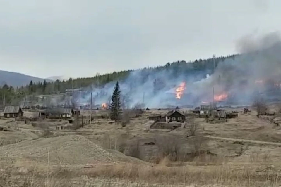 В соцсети попало видео сгоревшего золотого прииска в Иркутской области