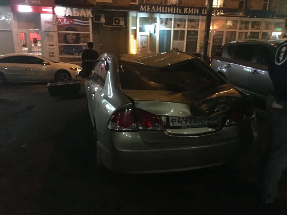 Москвичи достают свои авто из завалов