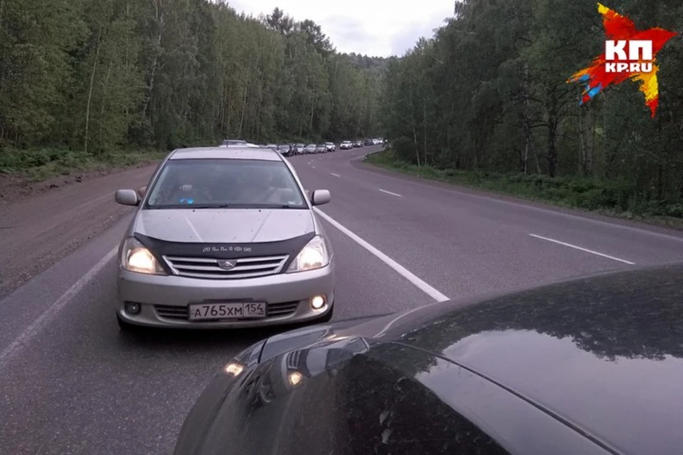 На подъездах к Красноярску скопились многокилометровые заторы