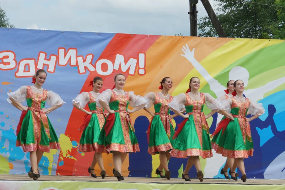 Для жителей и гостей Нового Некоуза состоялся яркий концерт. Фото: администрация Некоузского района.