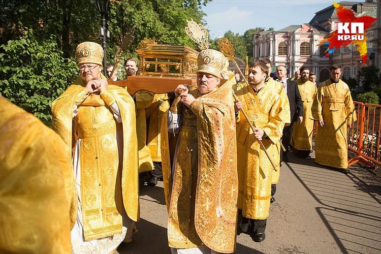Петербург попрощался с Николаем Чудотворцем: «Он не хочет нас покидать!»