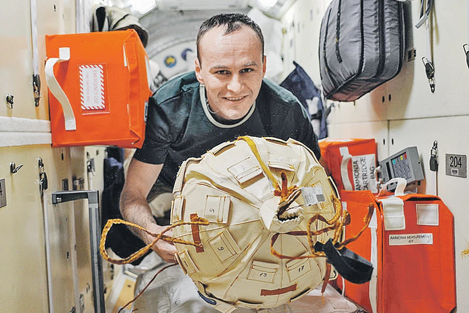 Сергей Рязанский добился своего! Полетел в космос не только как ученый-исследователь, но и как командир корабля «Союз». Фото: NASA