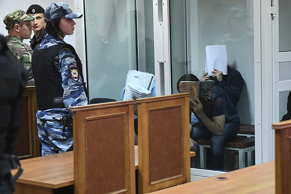 Члены "Банды ГТА" на скамье подсудимых в Московском областном суде.
