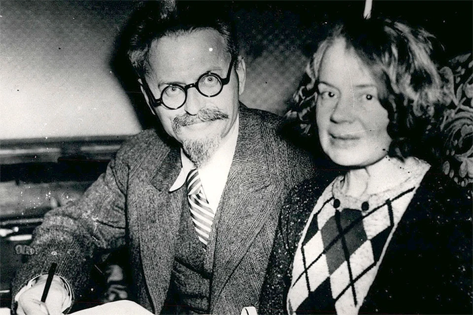 Лев Троцкий с супругой Натальей Седовой в Нью-Йорке, 1938 год.