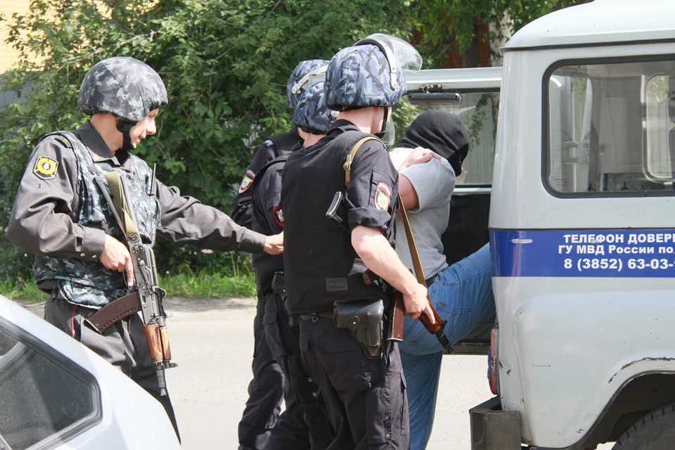 Недавно сотрудники МВД задержали группу дилеров из 40 человек. Фото: Олег УКЛАДОВ.
