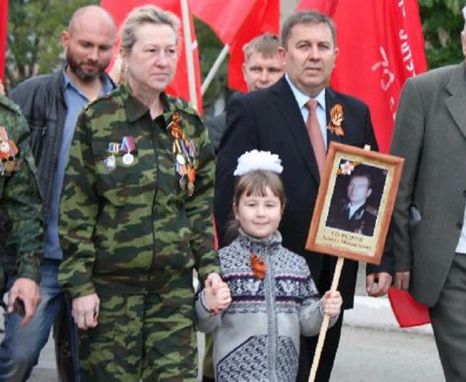 На шествии «Бессмертного полка» в Луганске Анатолий Кривоносов и Инна Кузнецова были вместе. Фото: RF-SMI