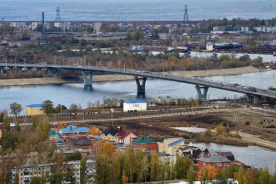 В каком году построили саратовский мост