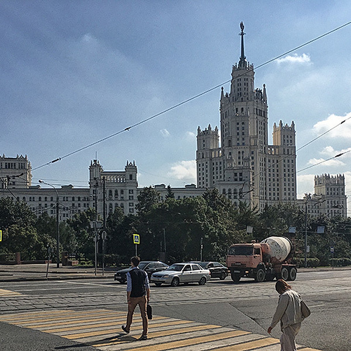 Как строили сталинские высотки в Москве и почему каждая вышка похожа на  свадебный пирог - KP.RU