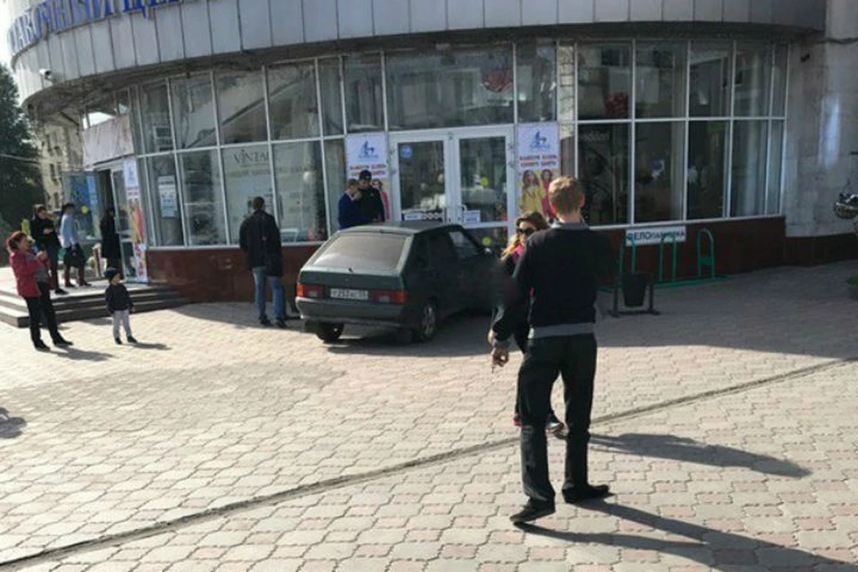 Водитель омск. ДТП У каскада Омск. Каскад 55 Омск.