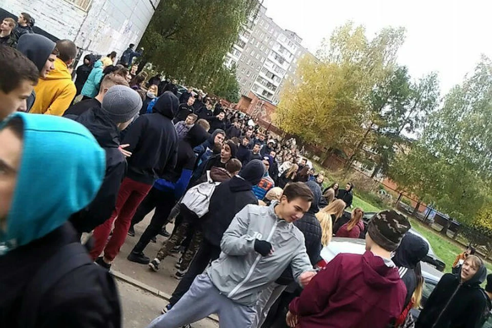 В воскресенье молодежь из Брагино и Заволжского района в Ярославле собиралась устроить массовую драку. Фото: Вусал Иманов.