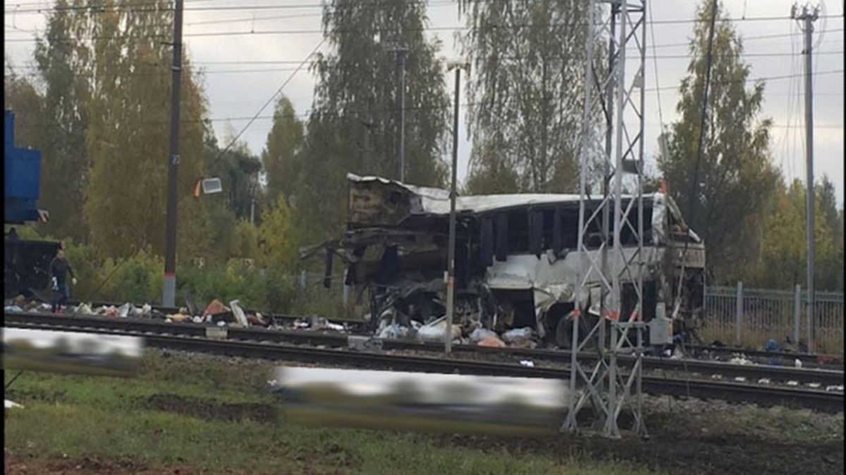 Поезд «Санкт-Петербург – Нижний Новгород» протаранил автобус на переезде  под Владимиром: 16 человек погибли - KP.RU