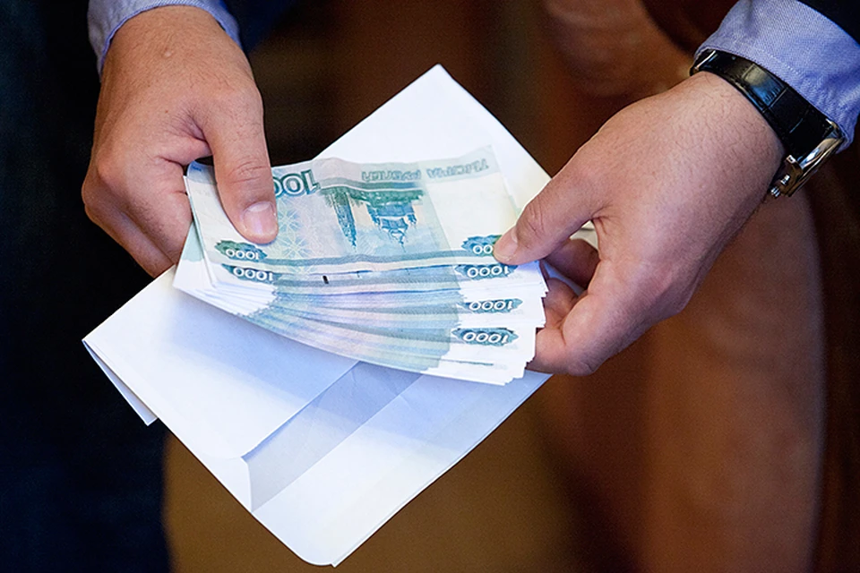 Чаще всего россияне соглашались на зарплату «в конверте» в посткризисном 2009 году