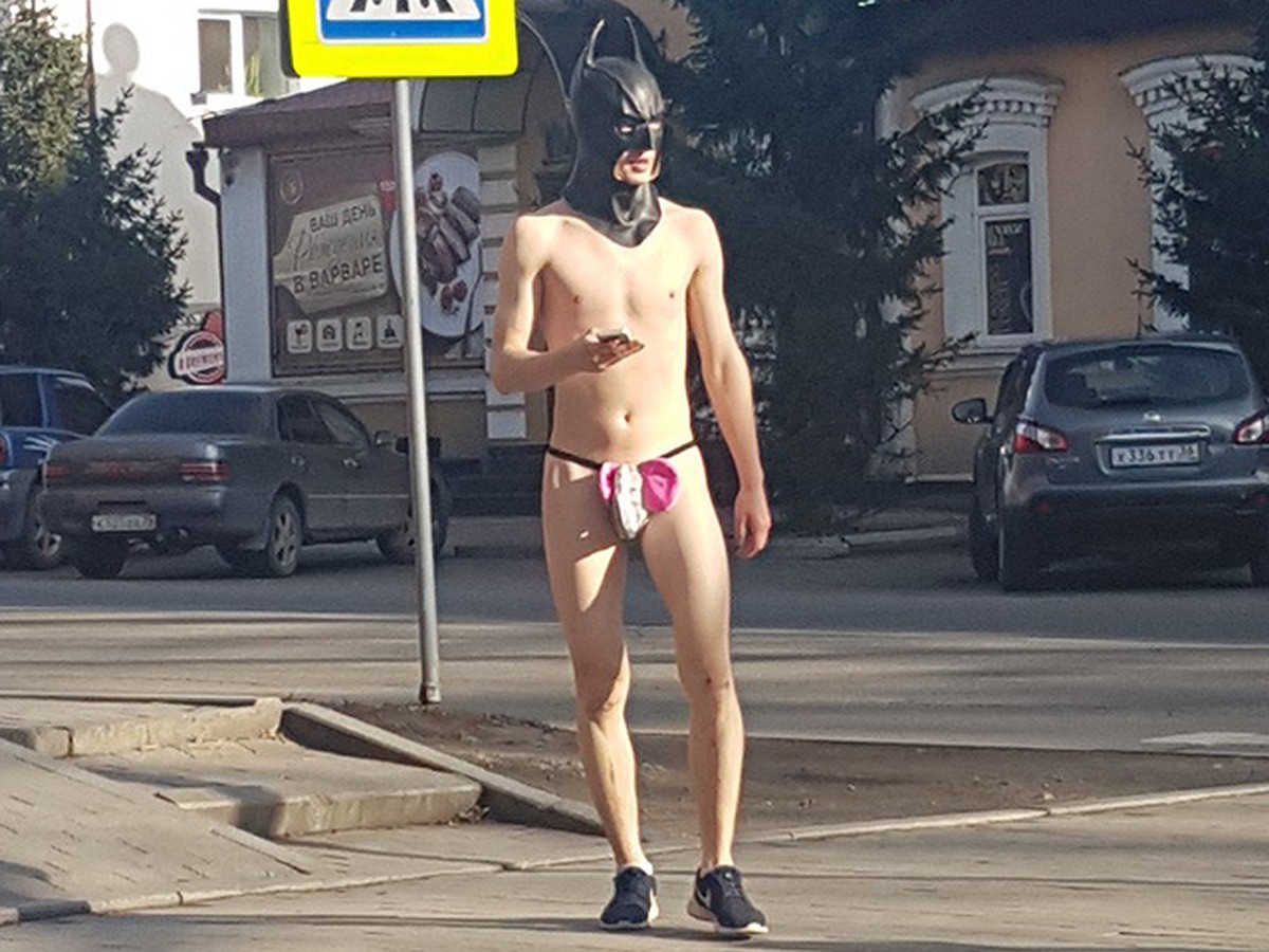 По улицам Удомли ночью бегал голый мужчина