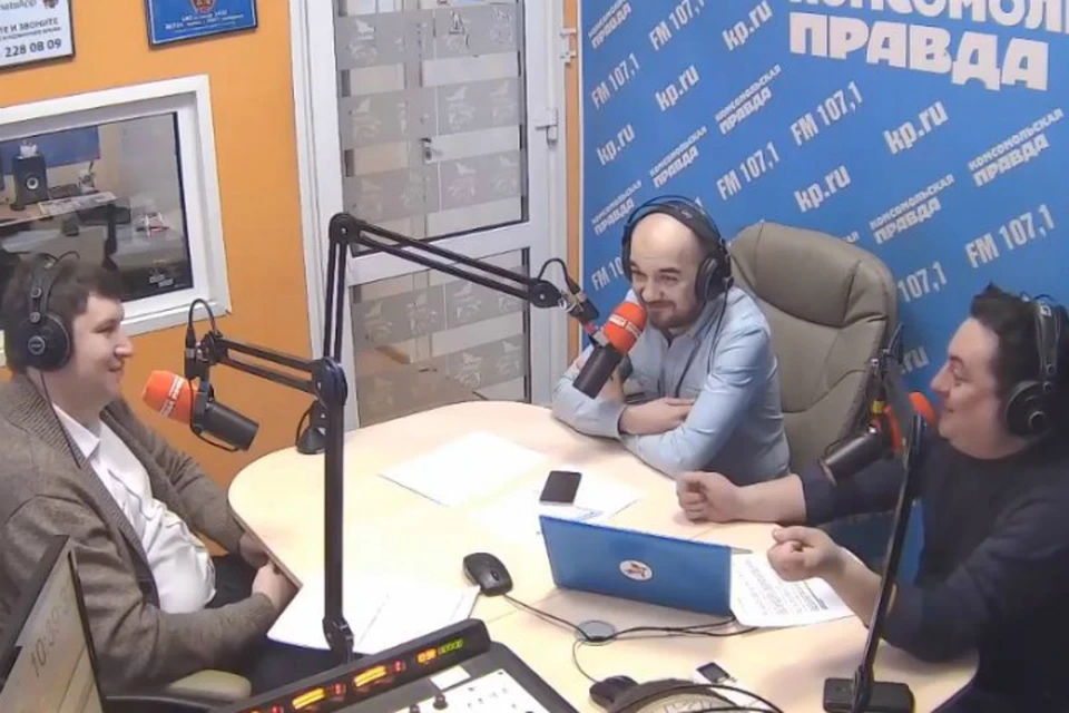 107.1 FM