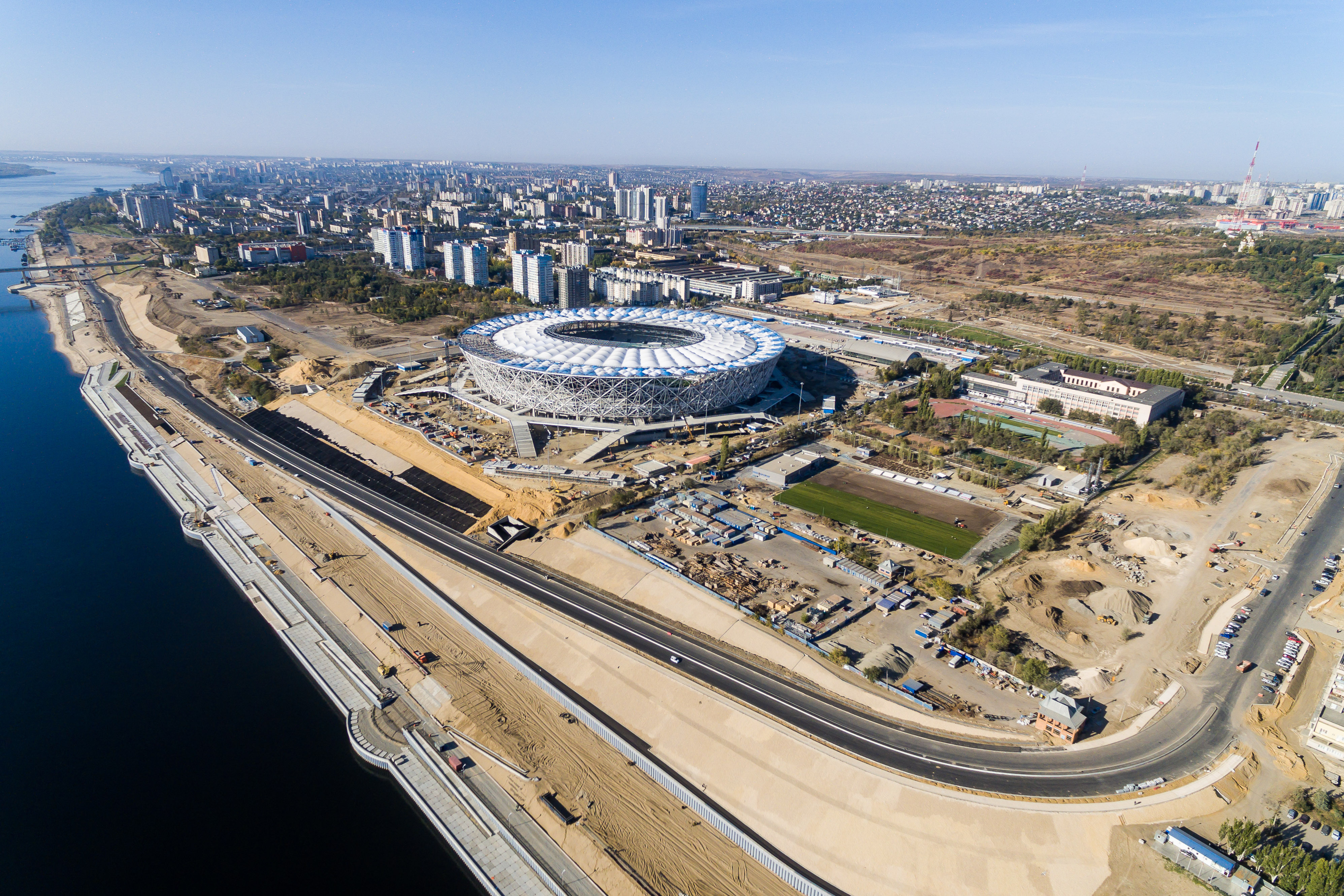 Общая протяженность рокадной дороги - почти 6,5 километра. Фото: Олег ДИМИТРОВ.