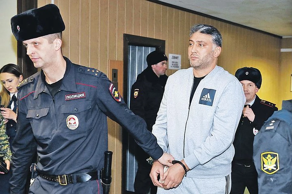 Один из арестованных - Магомед Исмаилов оказался двукратным чемпионом мира по кикбоксингу и директором спортклуба.
