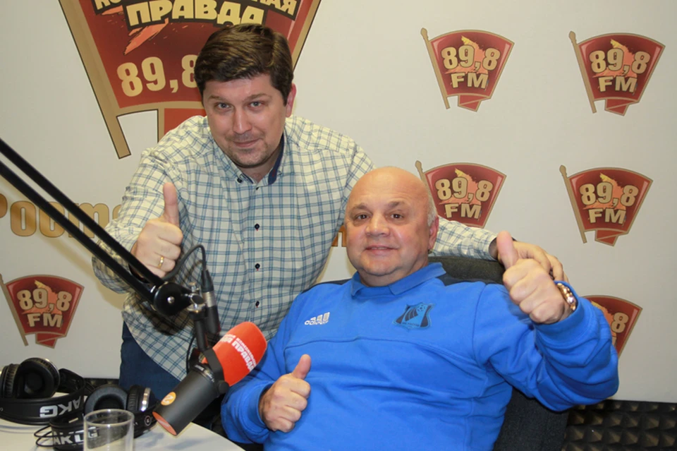 Владимир Добрицкий (слева) и Игорь Гамула в студии радио "Комсомольская правда Ростов".