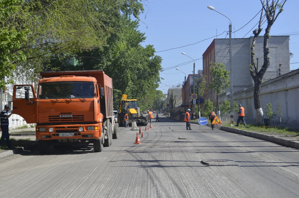 В 2017 году дорожники капитально отремонтировали асфальт на улице Крымова.