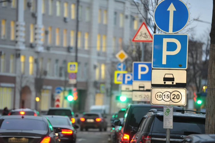 Что изменилось на улицах Москвы после введения платной парковки?