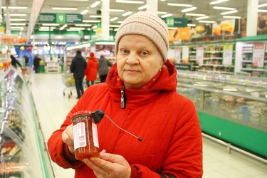 Эксперт Любовь Малафеева рассказала "Комсомолке", как правильно выбрать красную икру к новогоднему столу