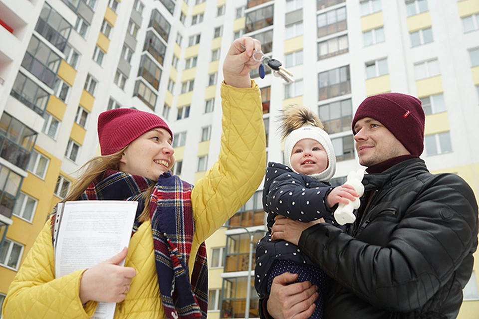 Условием снижения ставки по ипотеке является рождение с 1 января 2018 года по 31 декабря 2022 года второго или третьего ребенка у заемщиков
