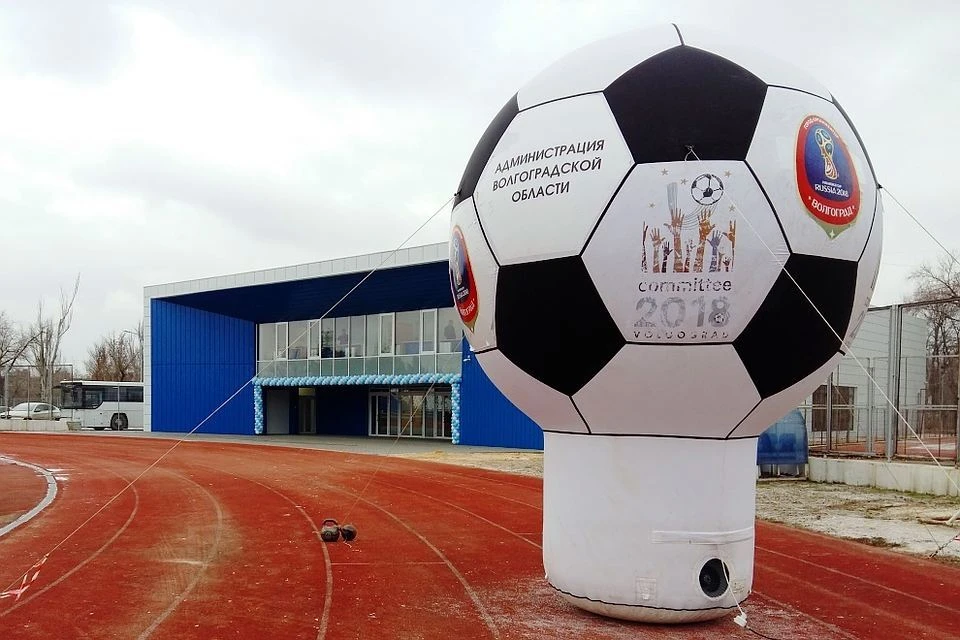 Стадион "Зенит" как раз прошел реконструкцию по всем требованиям ФИФА, и готов принять игры такого уровня.