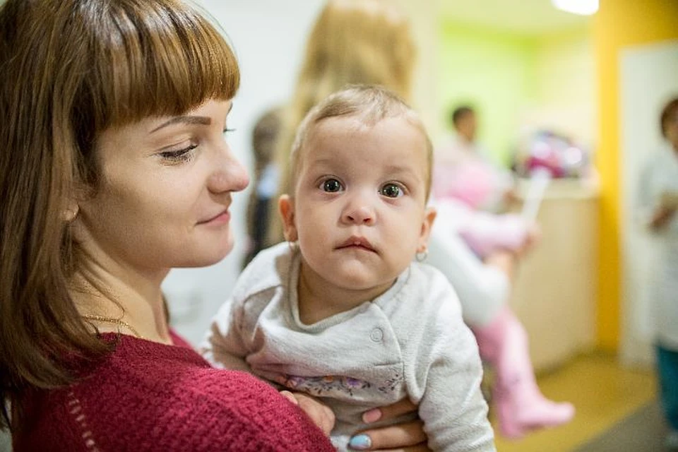 В 2018 году за рождение первенца можно получить 300 тысяч рублей