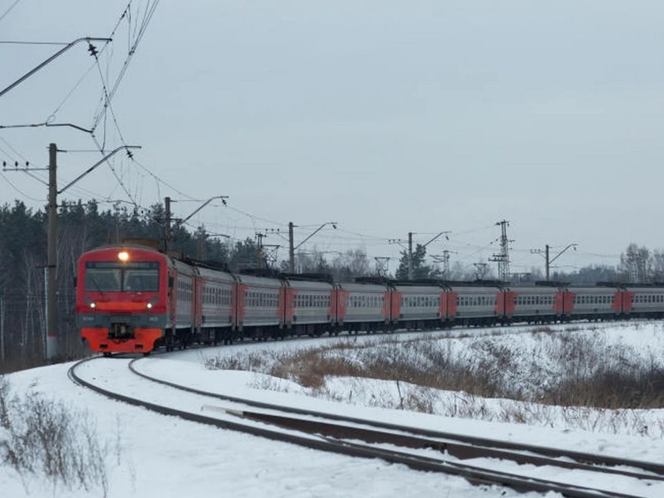 Поезд смоленск. Вагонное депо Смоленск. Поезд Смоленск-Санкт-Петербург. Смоленск Петербург поезд. Смоленский поезд.