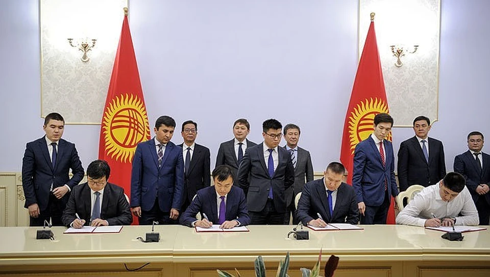 Премьер-министр Сапар Исаков и инвесторы подписали соглашение в январе.