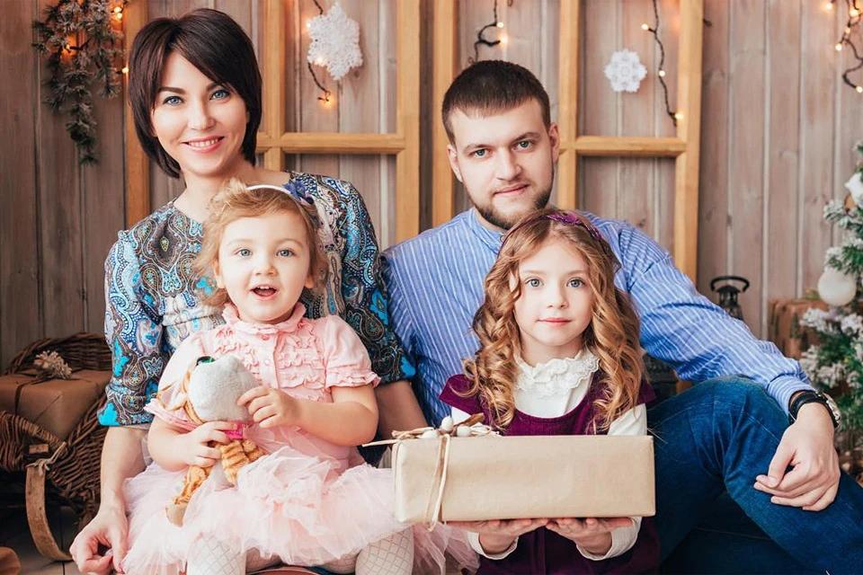 Кемеровчанка Ольга Задоенко потеряла в пожаре двух дочек, муж Ольги Олег до сих пор борется за жизнь в реанимации.