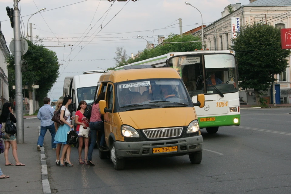 Автобус 2 Рязань площадь Победы.