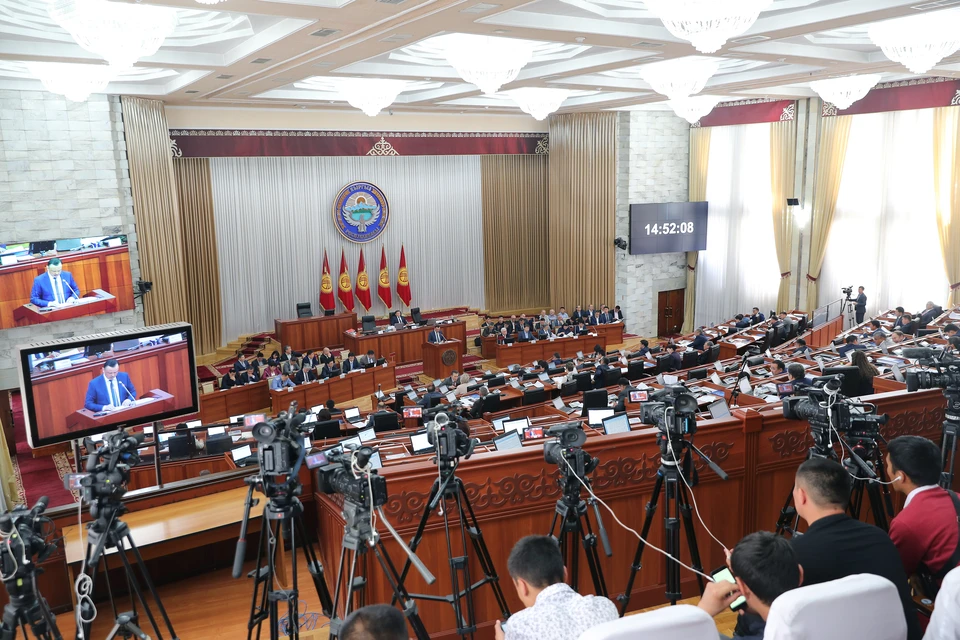 Депутаты не успели за одно заседание обсудить все вопросы о модернизации ТЭЦ.