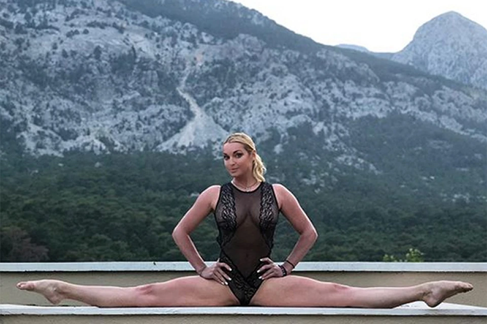 Сама танцовщица пока никак это заявление комментировать не стала
