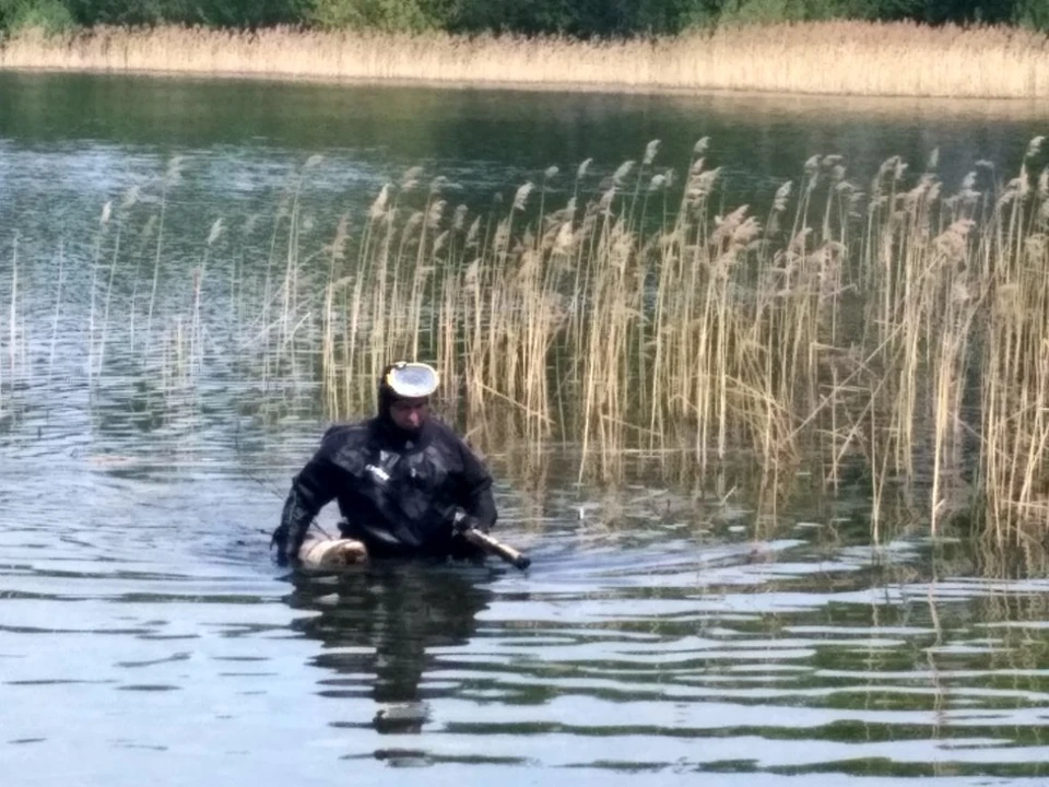 16 мая водолазы обследовали дно озер Сормовского района на предмет мусора
