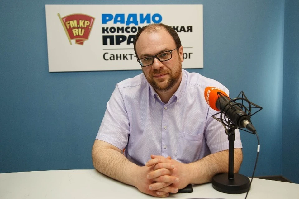 Павел Бранд в студии радио «Комсомольская Правда в Петербурге»