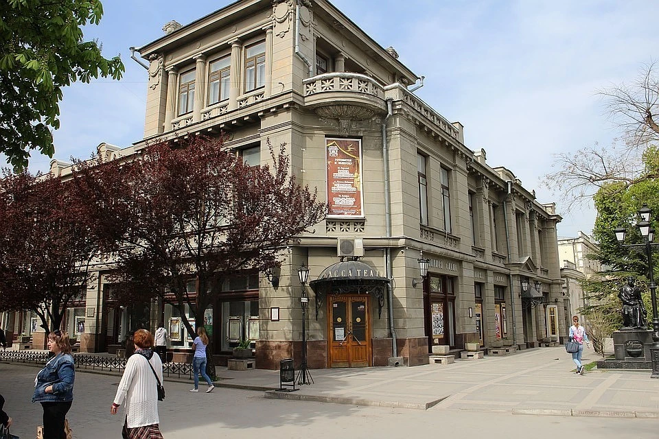 Спектакли перестали показывать в театре с конца апреля.