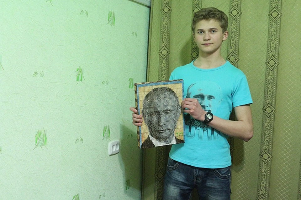 Школьник из Бурятии собрал из 15000 спичек портрет Владимира Путина. Фото: личный архив Максима Торопова