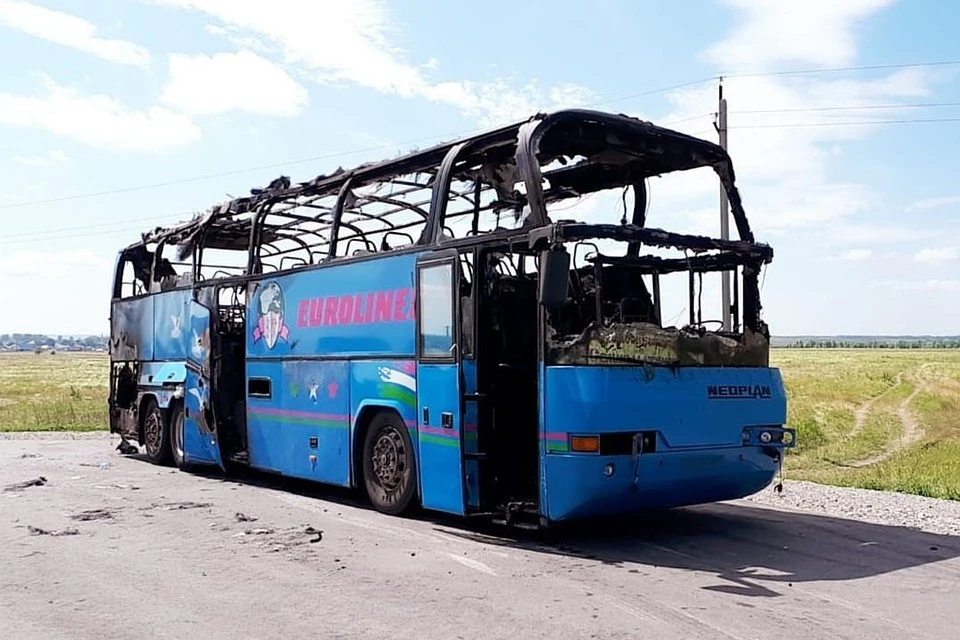 Автобус «Семипалатинск – Новосибирск» выгорел полностью. Александр Гилёв\https://vk.com/barneos22