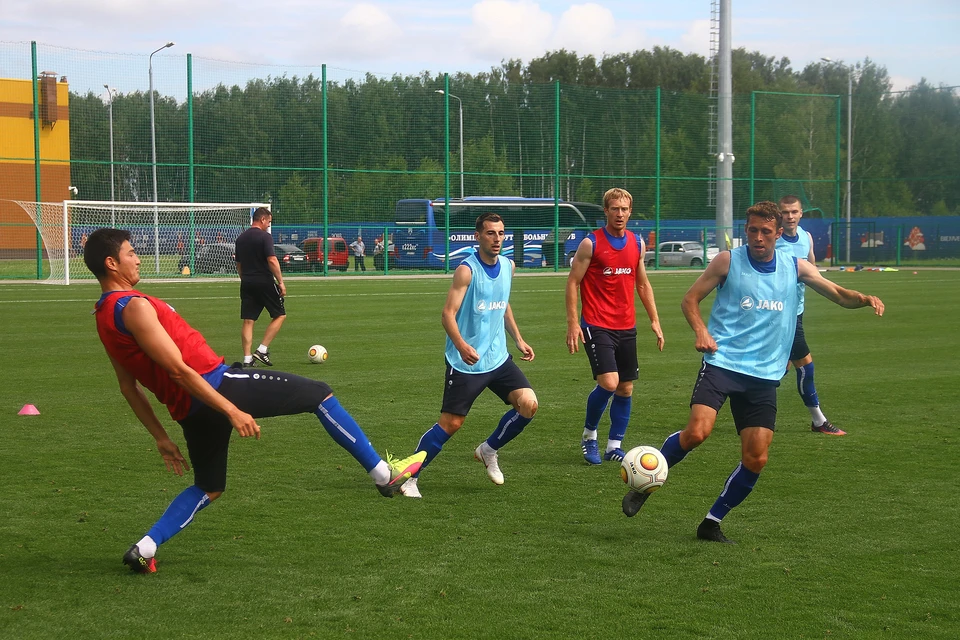 Первую тренировку с новыми подопечными Дмитрий Черышев провел 12 июля в спортивном центре "Борский"