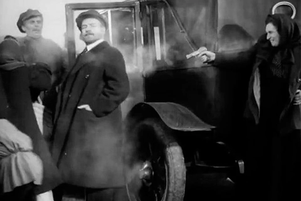 Кадр из фильма «Ленин в 1918 году». Роль Каплан исполнила актриса Наталья Ефрон.