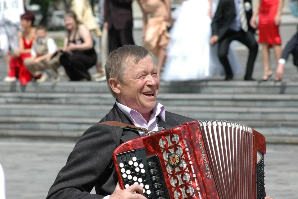 Декада пожилого человека в Новосибирске - это выставки и театры с огромными скидками.