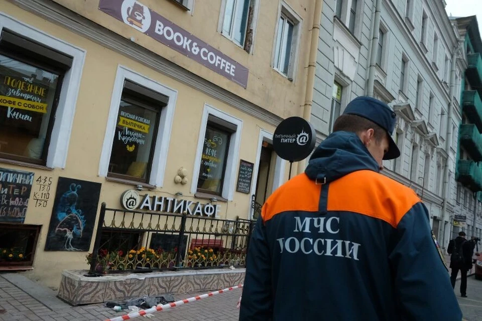 Прорыв трубы в Санкт-Петербурге: выжившая девушка рассказала, что произошло в кафе на самом деле