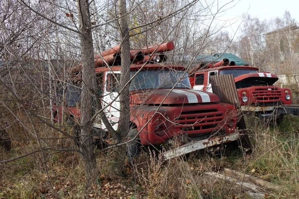 Куда уходят умирать автомобили: В Новокузнецке обнаружено кладбище пожарных машин.